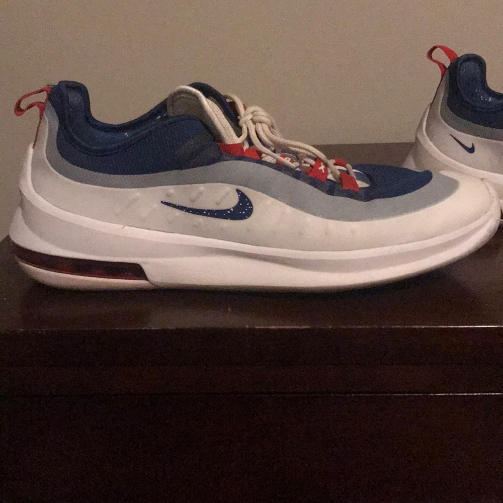 Nike men’s size 11 air max white red blue